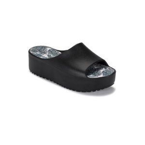 NEW!! Beartraps platform sandal